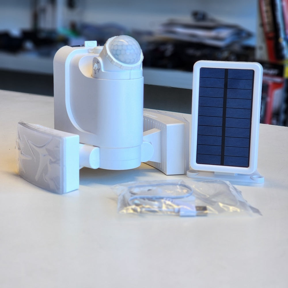 1800 white Motion activated flood light 1800 white Motion activated flood light